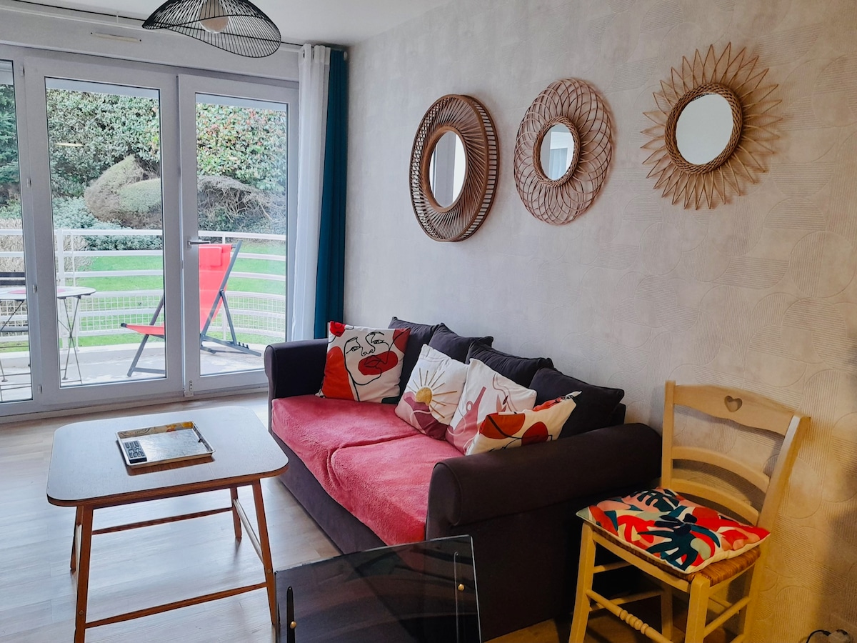 Top Airbnb: Apartment 50 m from the casino beach in Saint Quay Portrieux