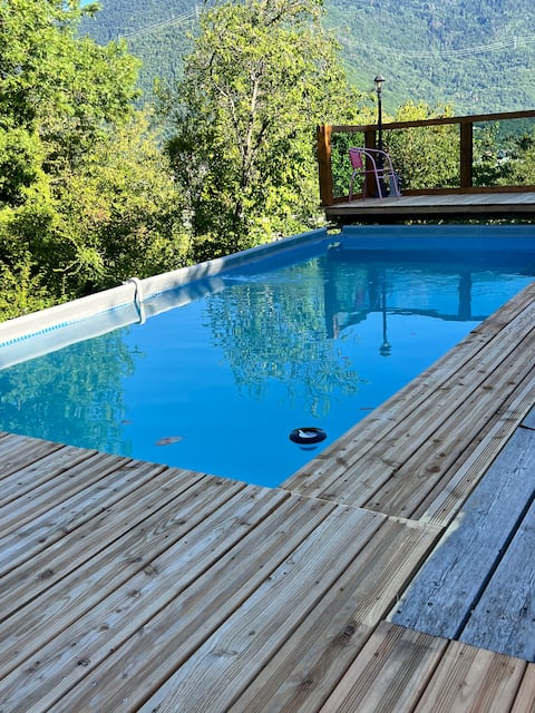 80-m² air-conditioned apartment