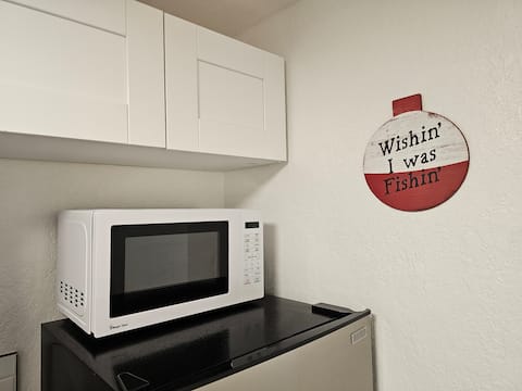 Popular Airbnb listing: the little house in Miami Gardens