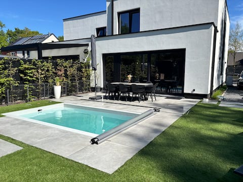 Luxury home in National Park with heated pool