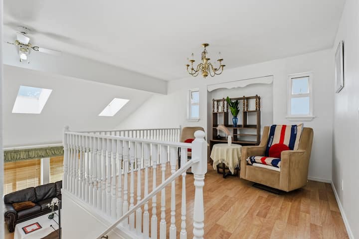 Charming 3 Br Retreat In South Surrey White Rock - White Rock