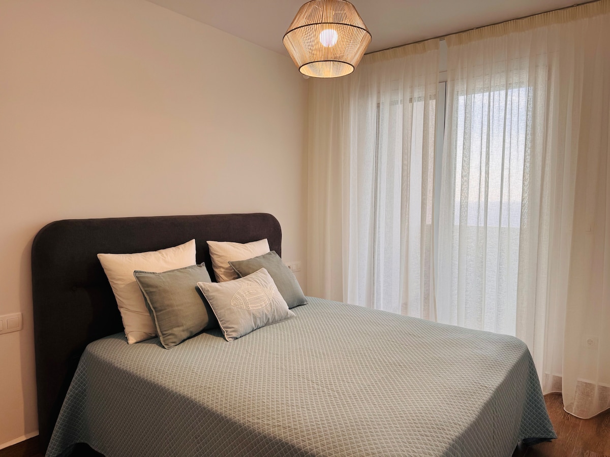 Големина на брачен кревет (160 x 190 см)