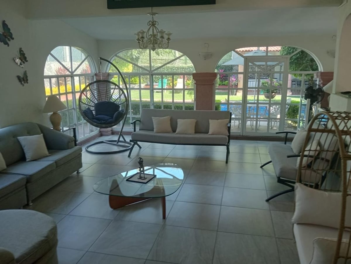 Popular Airbnb listing: Villa Jiutepec, Morelos in Jiutepec