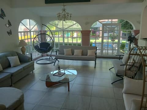 Popular Airbnb listing: Villa Jiutepec, Morelos in Jiutepec