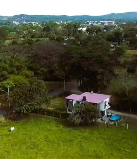 Villa Moderna a 1 km del Centro | Naturaleza y Paz
