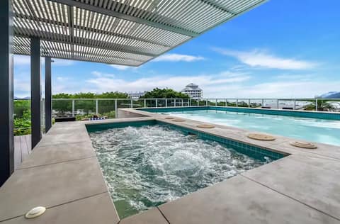 Cairns City Apartment-Pool, Gym, Sauna, ReefTours
