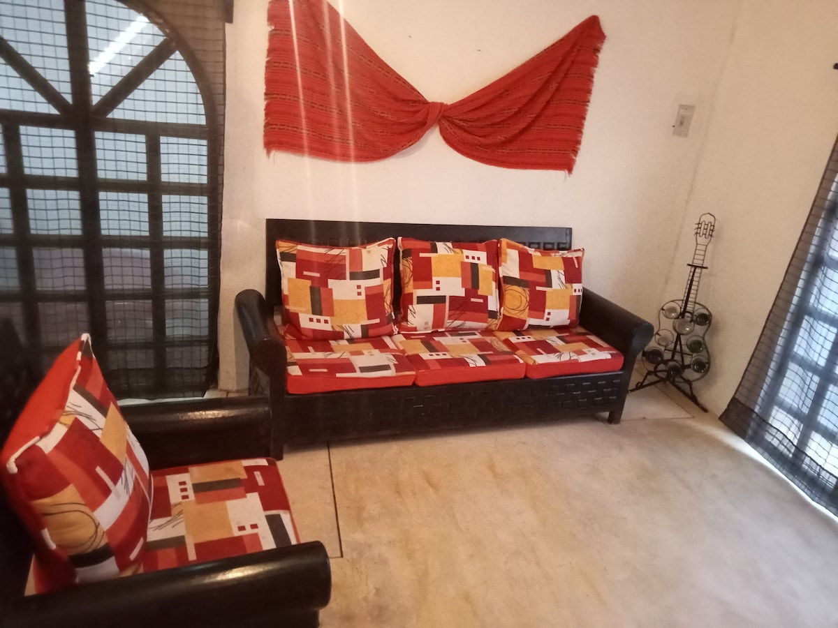 Top Airbnb: Safety neighborhood 10 min.from Oax. Center by car en Santa Cruz Xoxocotlán