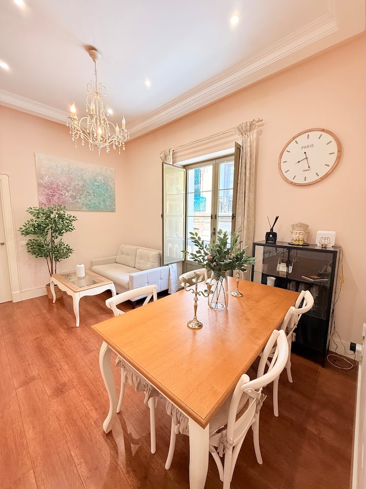 Céntrico Apartamento Reformado. Corazón De Málaga - Málaga