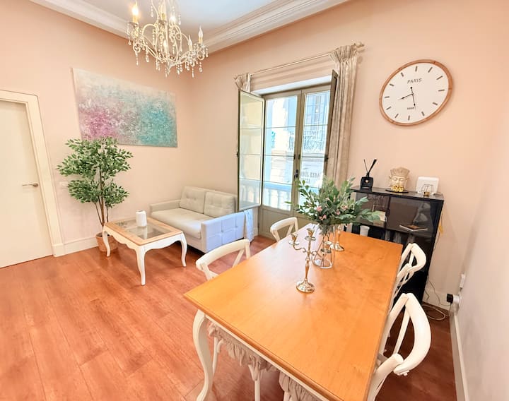 Céntrico Apartamento Reformado. Corazón De Málaga - Malaga