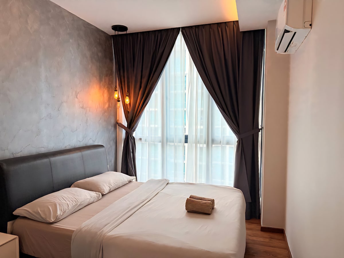 Segundo dormitorio con cama tamaño queen.