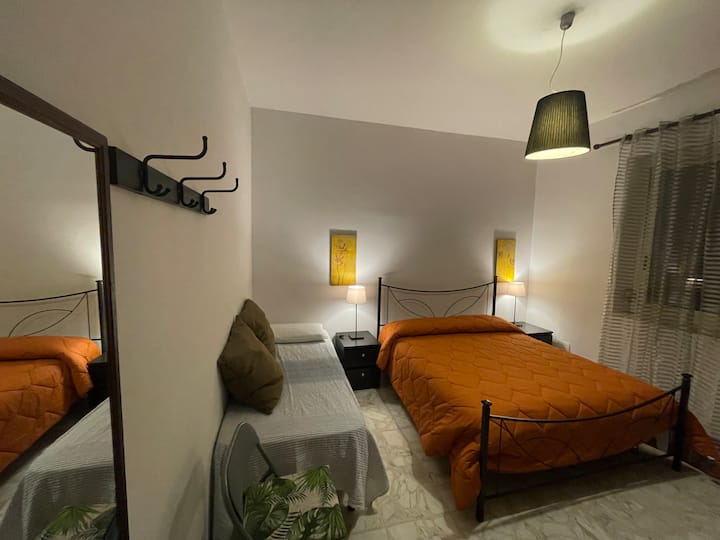 საძინებელი 1