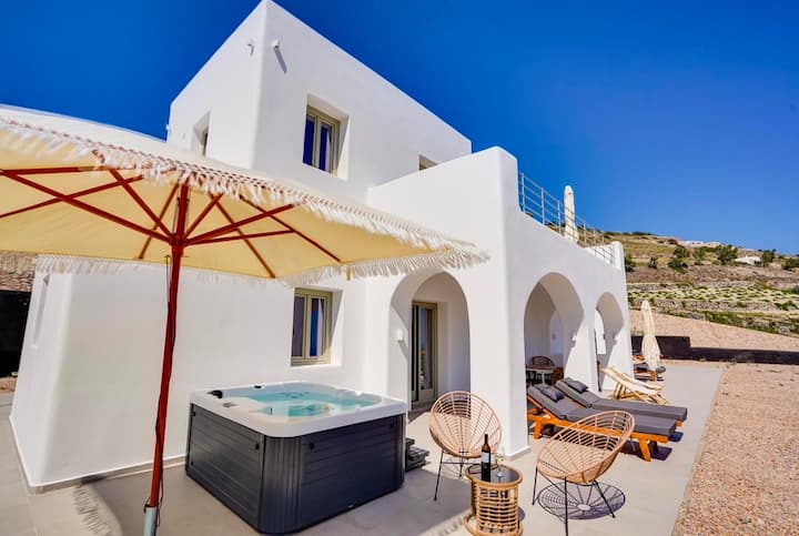 Athelia, Sew View & Jacuzzi - Santorini