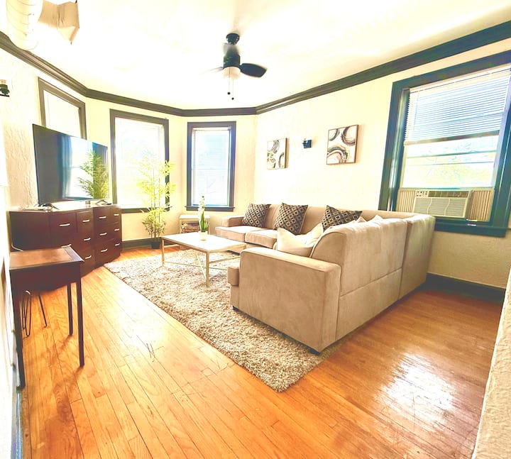 Casa Hideaway | Golf & Midway Chicago - Chicago