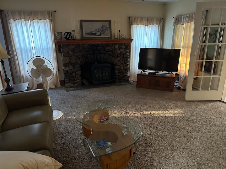 Sunshine Cottage On The Lake 5 Mins To Foxwoods - Foxwoods Resort Casino