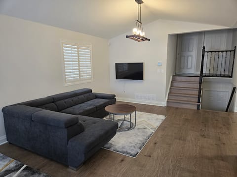Top performing Airbnb: Spacious Two Bedroom Home in Burlington