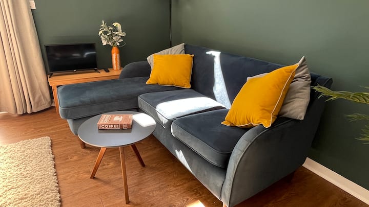 Peaceful Stylish Flexible Annexe With Office Space - Farnham