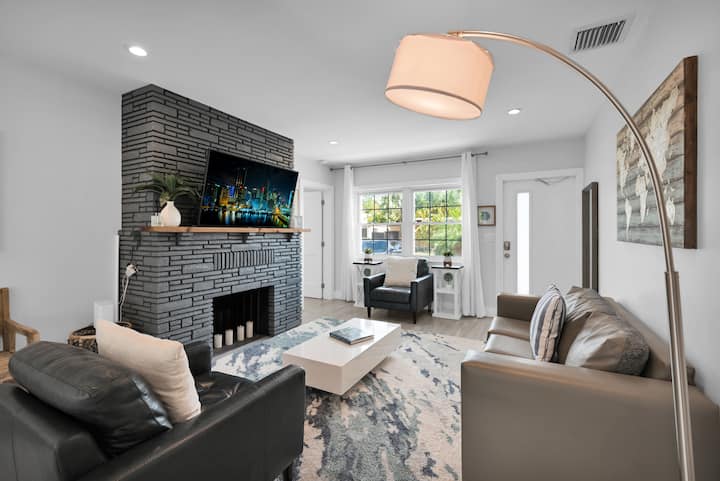 Perfect Summer Home! Saltwater Pool, Bbq, Beach! - Fort Lauderdale, FL