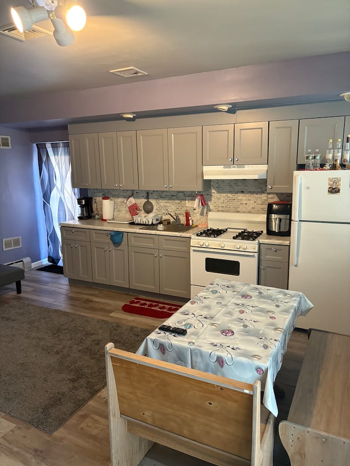 Basement Studio Apartment Near Nyc - Fort Lee, NJ