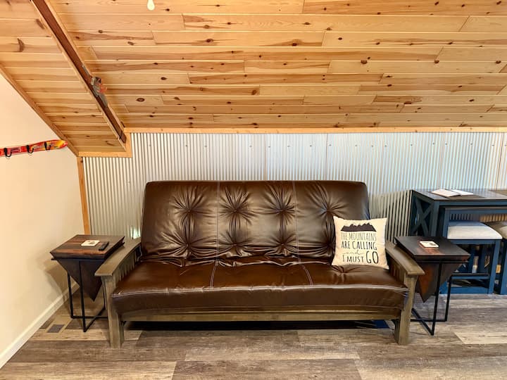 Upper Deck: Boyne Carriage House - Harbor Springs, MI