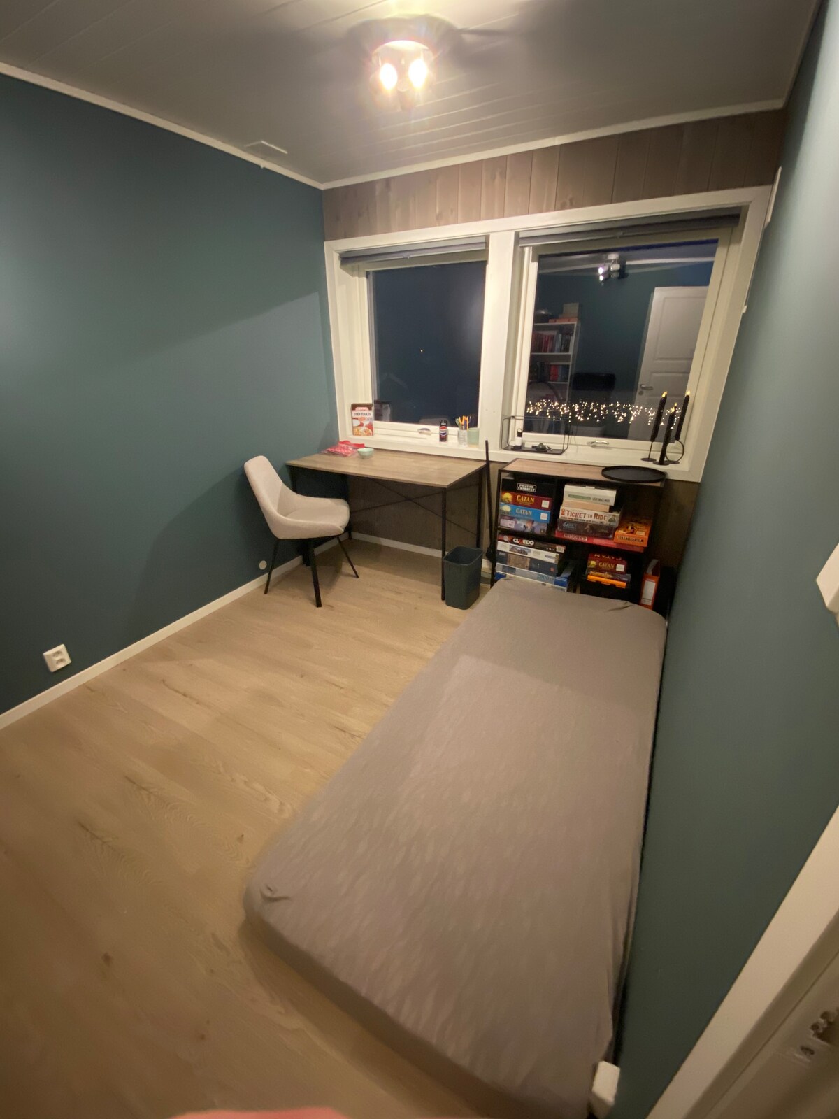 Madrac širine 90 cm.