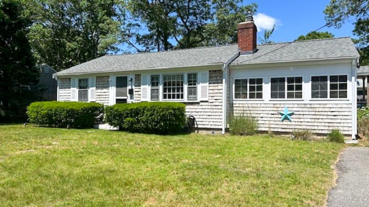 Long Pond Cottage - Seagull Beach, MA