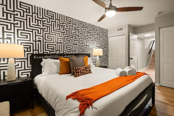 King bed with window to the pool area.