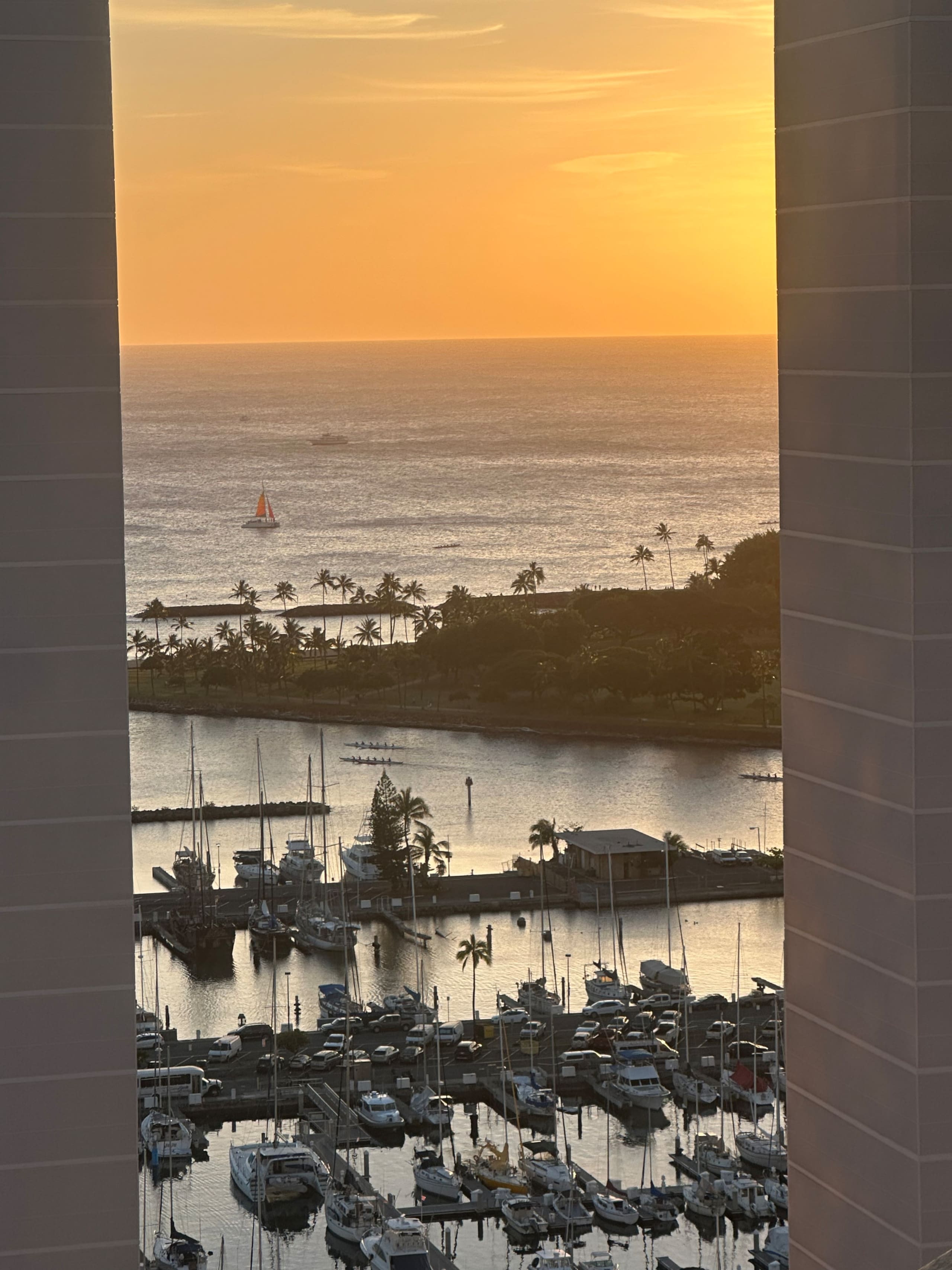 Ocean View Waikiki Marina Studio - Image 9