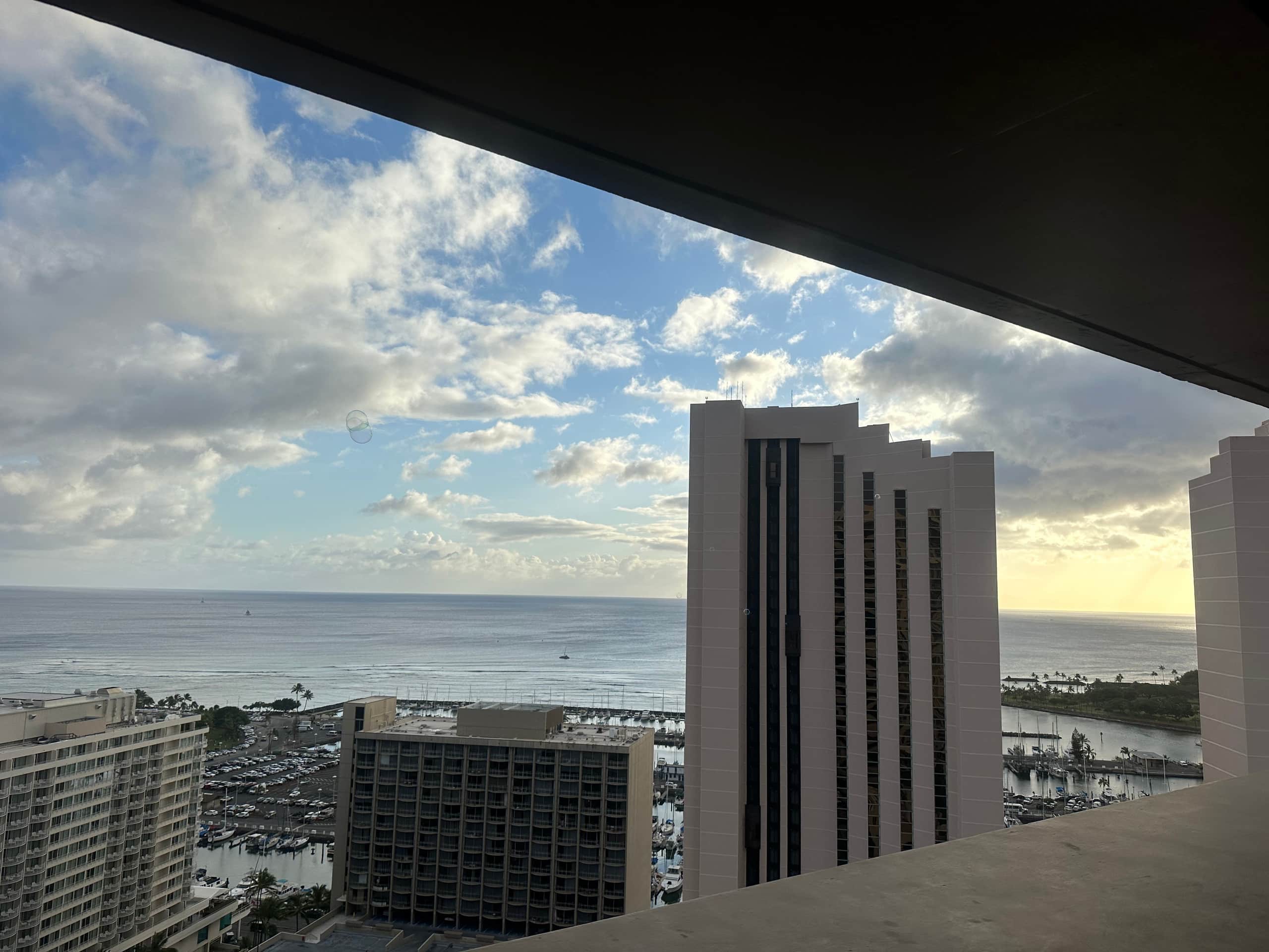 Ocean View Waikiki Marina Studio - Image 10