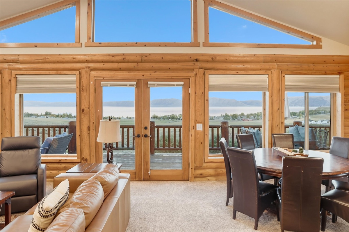 Popular Airbnb listing: Stunning Bear Lake Retreat | Winter Views & Games in Garden