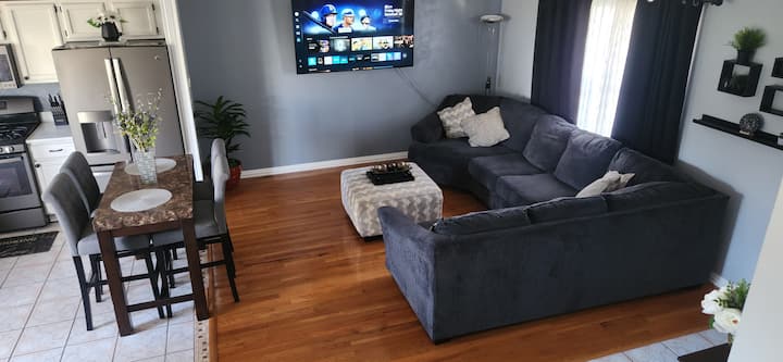 Your Home Away From Home In Rkf Pet Friendly - Rockford, IL