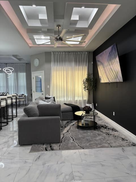 Top Airbnb: 4bed | 3 Bath | Gym room in Mc Allen / Edinburg
