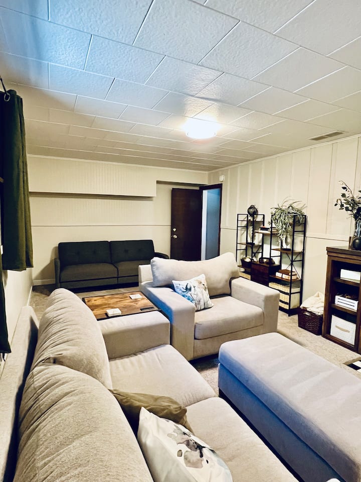Basement Suite & Fenced Yard - Lethbridge