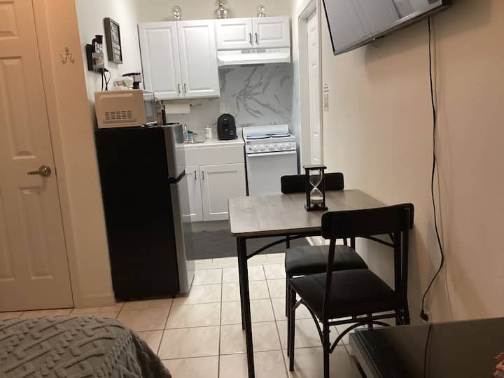 Small Studio Apartment - 基西米