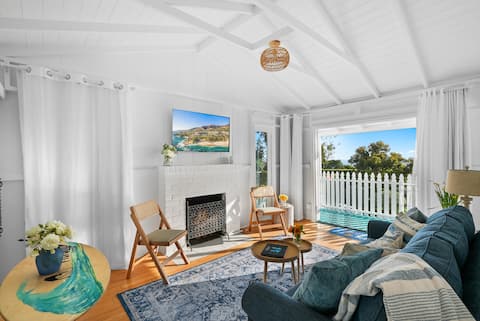 Successful Airbnb property: Surf - ocean view, 2 minute walk to Victoria Beach in Laguna Beach