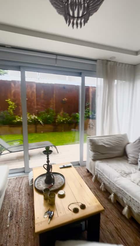 Top Airbnb: Two-story house with garden en Departamento Escalante