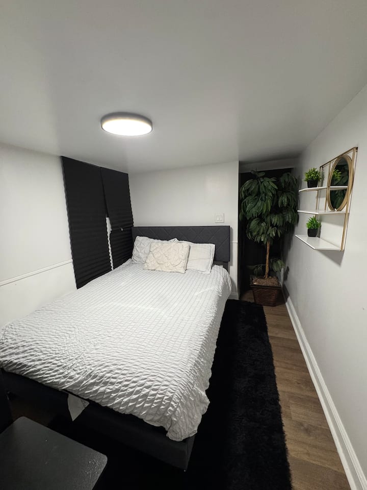 全新12英寸床垫，让您在住宿期间感到舒适 