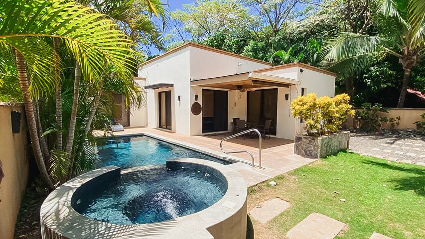 The Simple House / Casa Sencilla