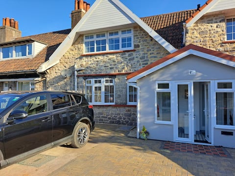Top Airbnb: Quiet Country Cottage in North Somerset