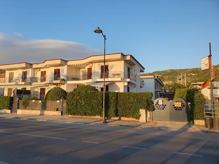 Casa Fronte Mare Con Terrazzino - Agropoli