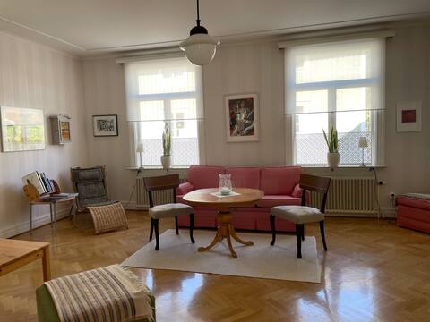 Ground floor apartment
3 bedrooms 
2-5 beds