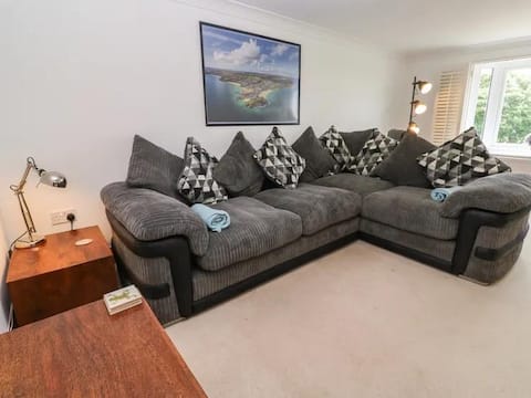 Top Airbnb: Spacious Beach Apartment in Cornwall in St. Ives