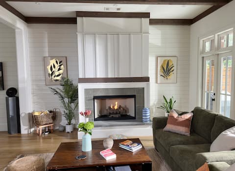 Top Airbnb: Sophisticated Retreat in Midtown Atlanta! in Atlanta