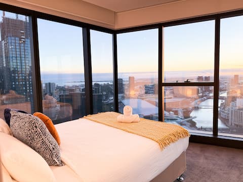 Exclusive Skyline View 3BR Near Crown Free Parking