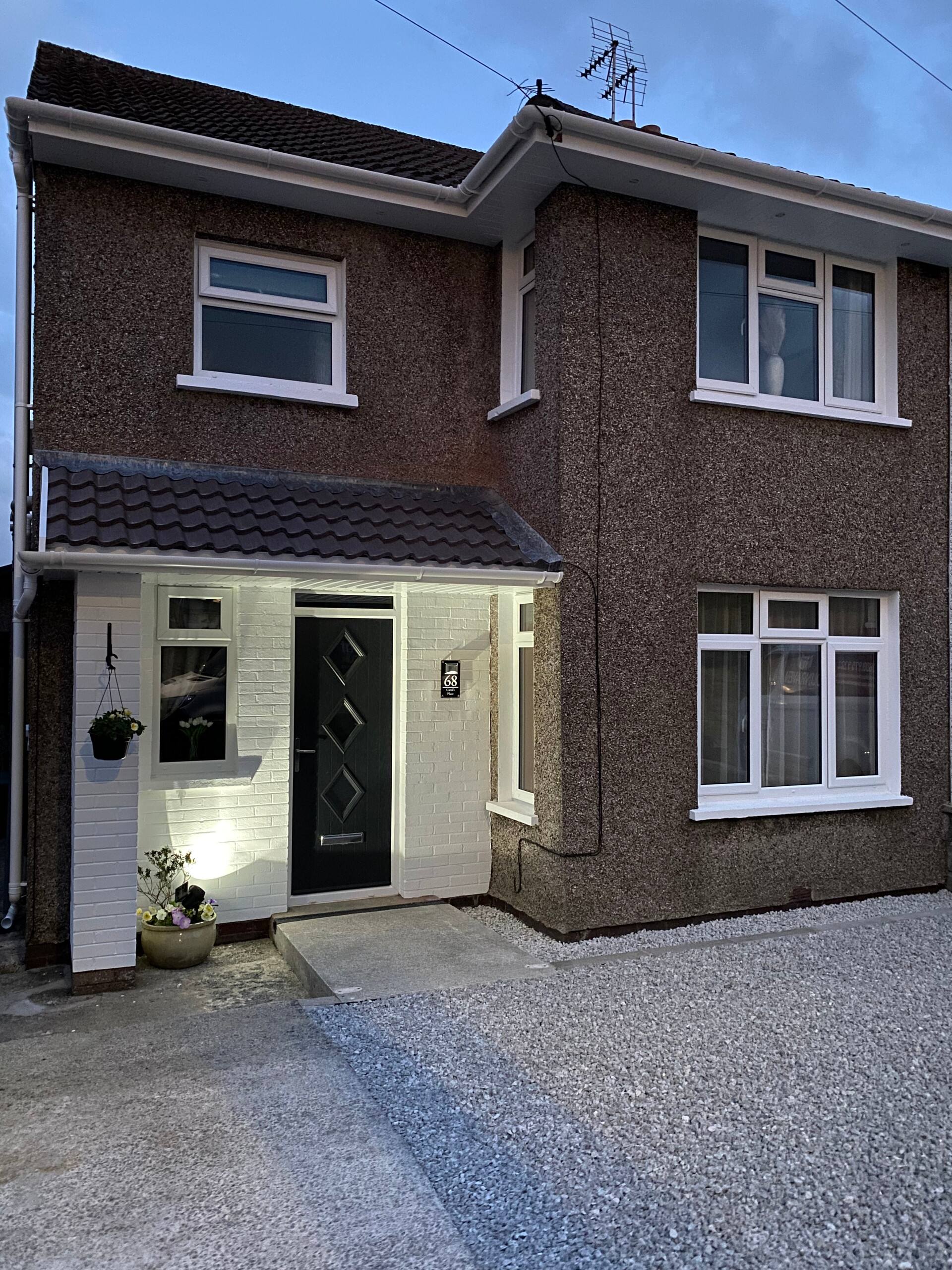 Carol's Place, 3 Room Types Available, close to Margam Park, Porthcawl, M4 J37