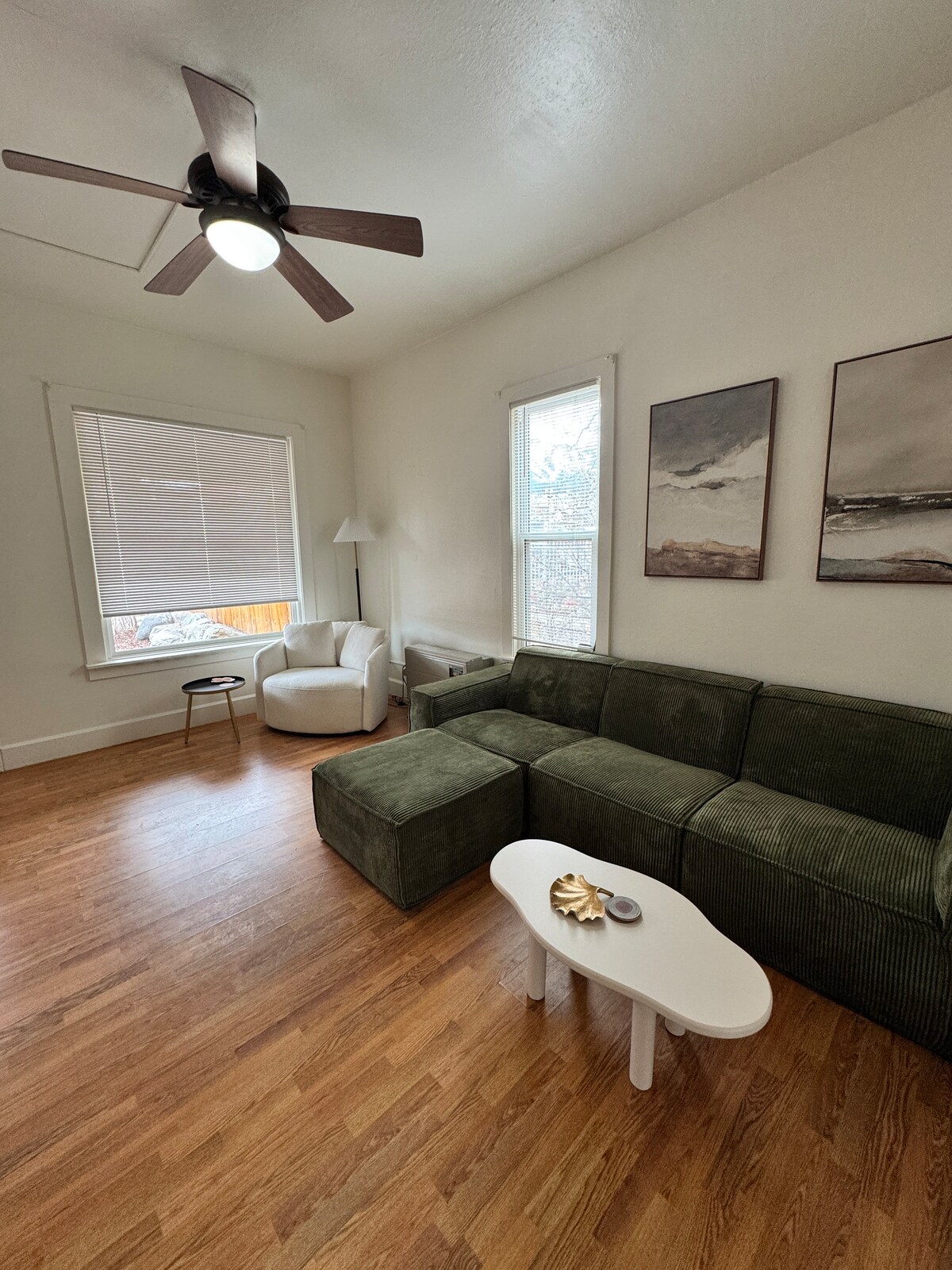 Successful Airbnb property: Entire home with hot tub in Gardiner