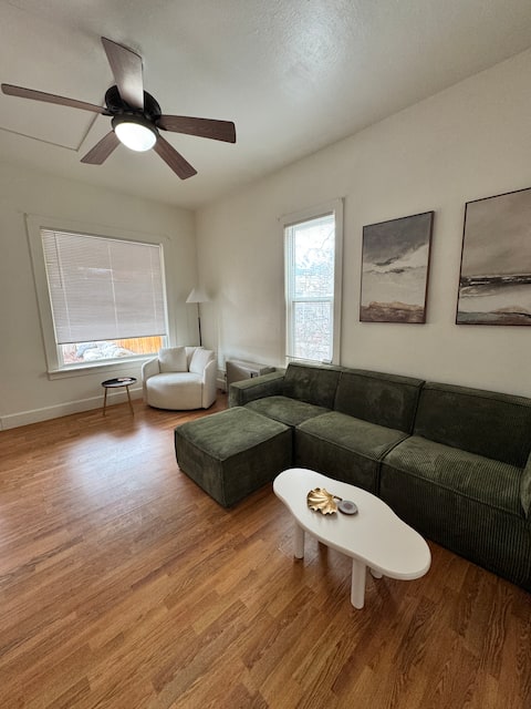Successful Airbnb property: Entire home with hot tub in Gardiner
