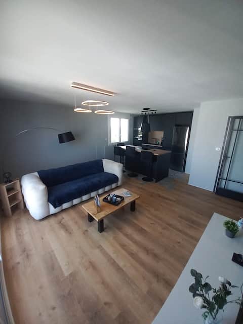 Le Nid Tourangeau • Private Parking • Balcony