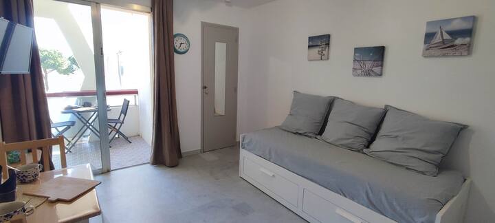 Studio Centre – Plage à 5 Min, Balcon & Wifi - La Grande-Motte