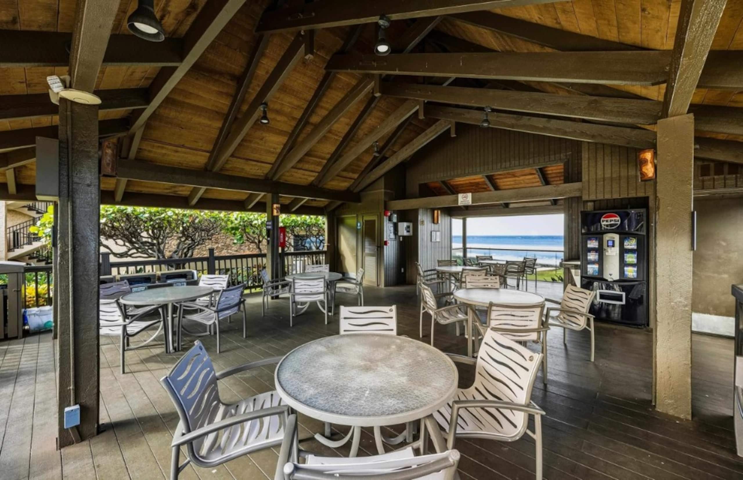 Condo in Lahaina · ★4.58 · 1 bedroom · 2 beds · 1 private bath - Image 28