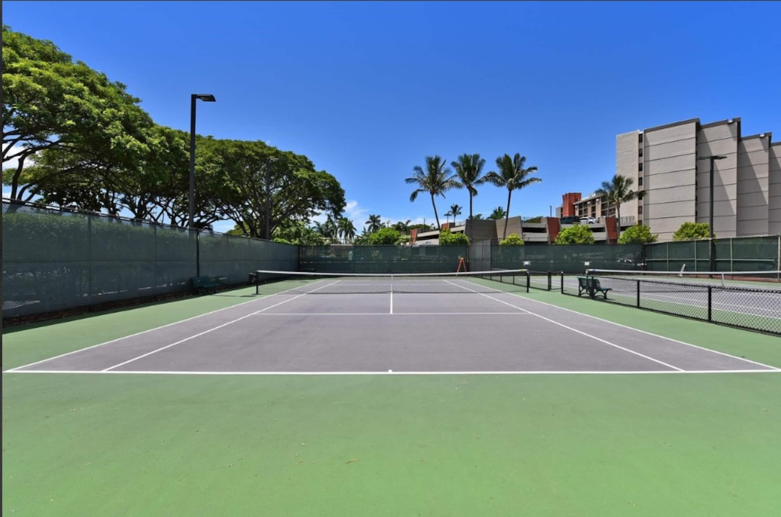 Condo in Lahaina · ★4.58 · 1 bedroom · 2 beds · 1 private bath - Image 22